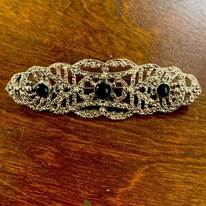 Vintage filigree silver/toned brooch with 3 onyx stones